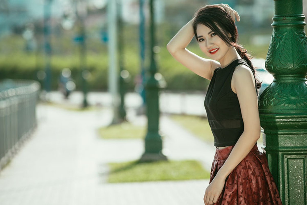 Hoa hau Tran Thi Quynh dep diu dang voi trang phuc crop top-Hinh-3